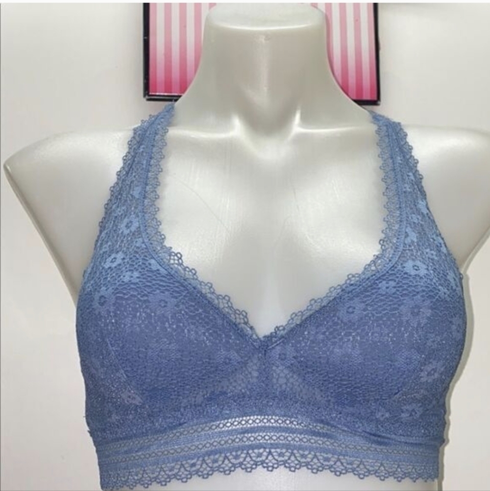 NWT Victoria's Secret Light Padded Lacy Bra